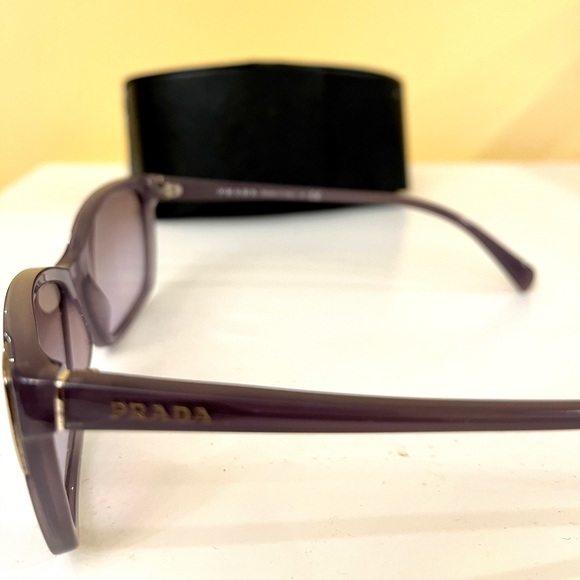 Prada Sunglasses (women) - Picture 2 of 4